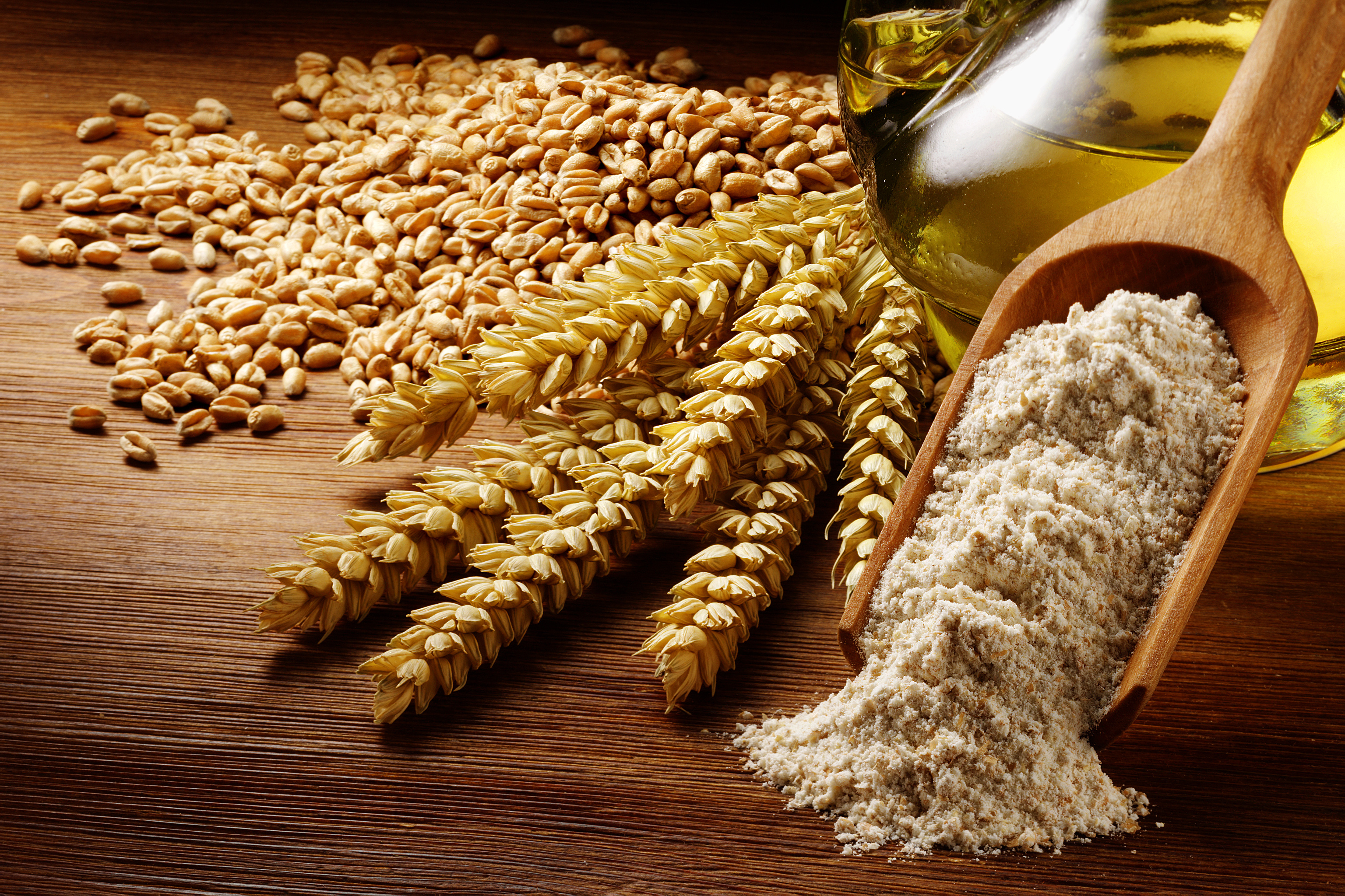Пшеничный товар. Мука тритикале. Мука из тритикале. Продукты из пшеницы. Пшеница макароны.